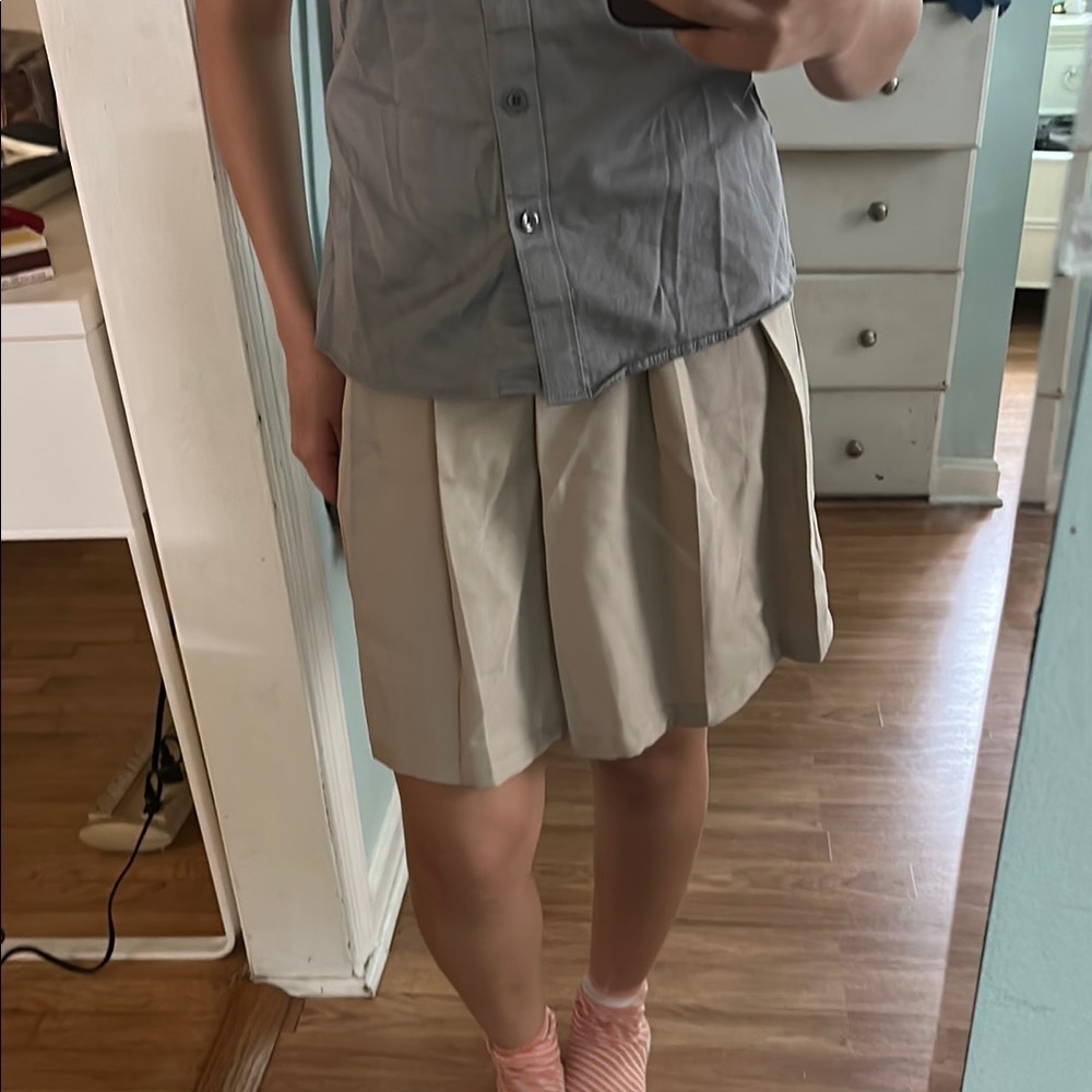 Izod Khaki Skirt